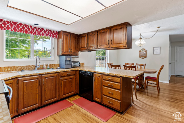 Photo 12 for MLS #2090340 at 1356 W Fairway Cir