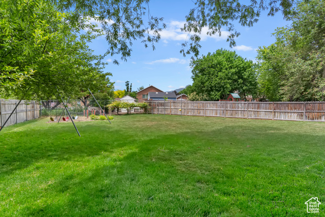 Photo 37 for MLS #2090340 at 1356 W Fairway Cir