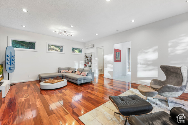 Photo 20 for MLS #2090381 at 2093 S Lakeline Dr