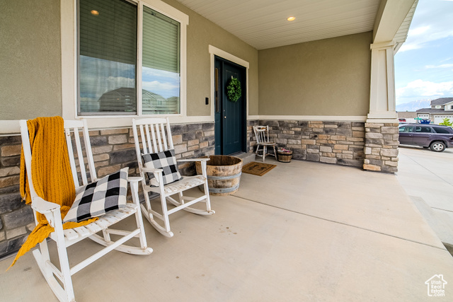 Photo 5 for MLS #2090386 at 756 W Mason Ct
