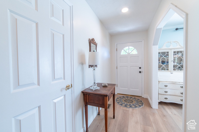Photo 9 for MLS #2090397 at 10273 Flanders Rd