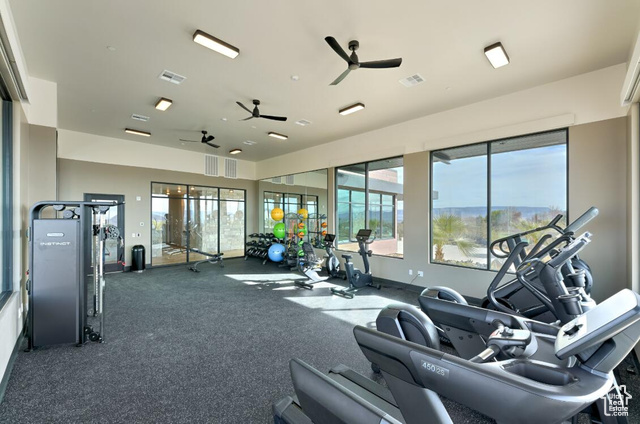 Photo 11 for MLS #2090407 at 1559 N Daylight St #130