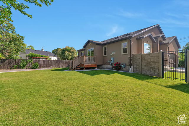 Photo 3 for MLS #2090433 at 222 E 905 North