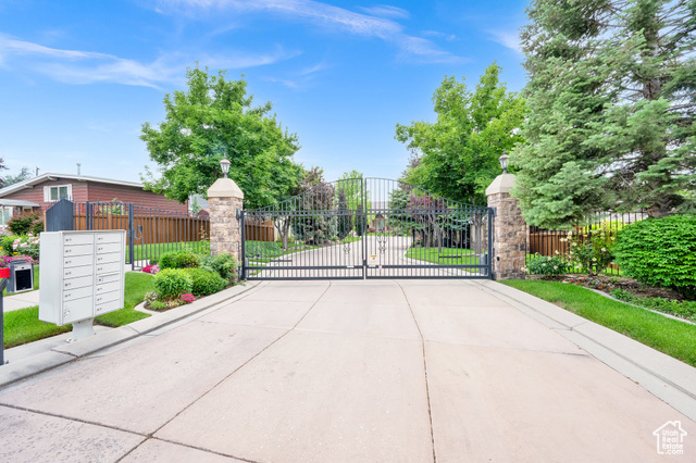 7195 S VILLANDRIE LN, Cottonwood Heights UT 84121