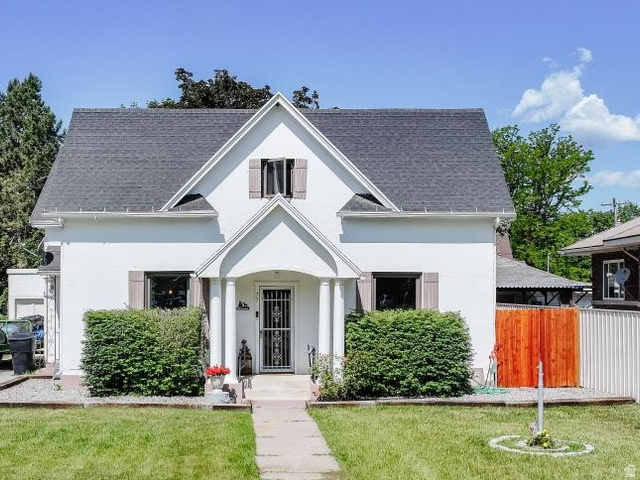 Main photo for 77 N 100 W