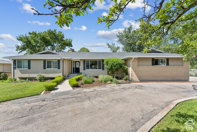 Photo 60 for MLS #2090517 at 975 E Canyon Breeze