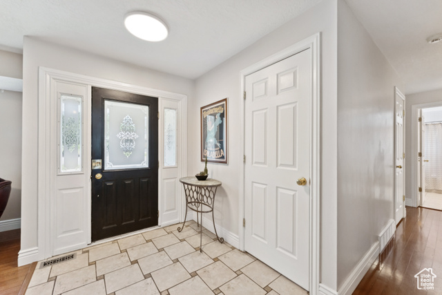 Photo 17 for MLS #2090517 at 975 E Canyon Breeze