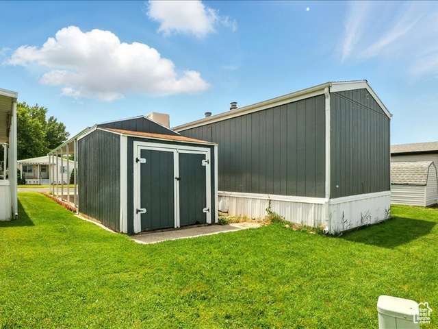 Photo 19 for MLS #2090532 at 3750 Midland Dr