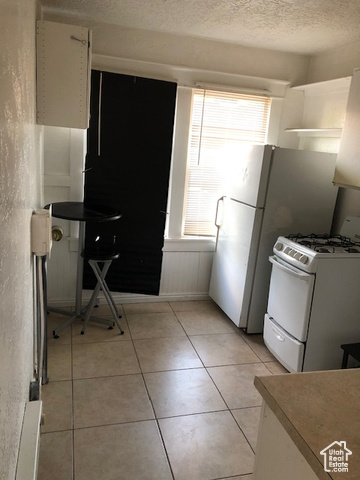 Photo 2 for MLS #2090537 at 827 E 26 West
