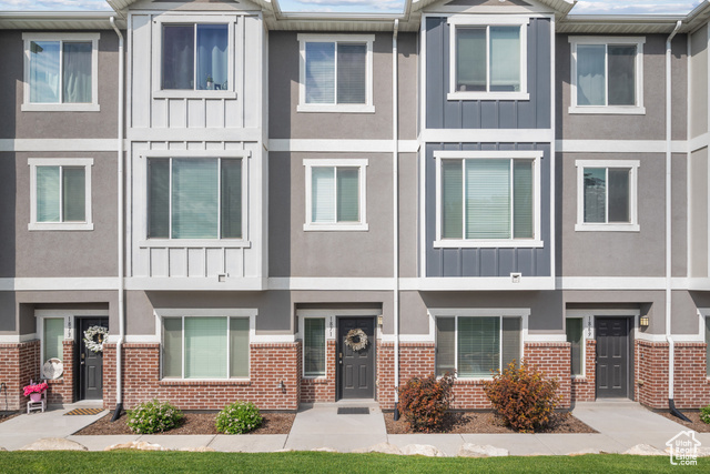 Photo 2 for MLS #2090552 at 1871 S 1030 West