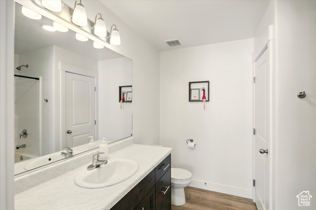 Photo 10 for MLS #2090555 at 2124 S 1490 West