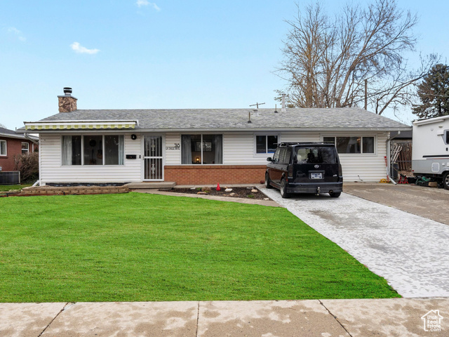 318 W LA SALLE DR, Midvale UT 84047