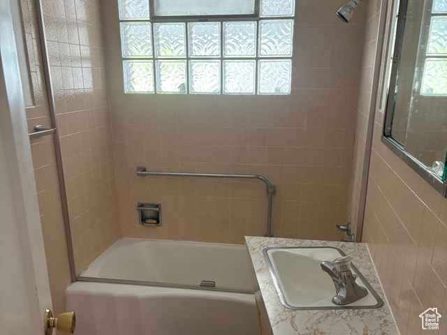 Photo 10 for MLS #2090598 at 622 S Main St