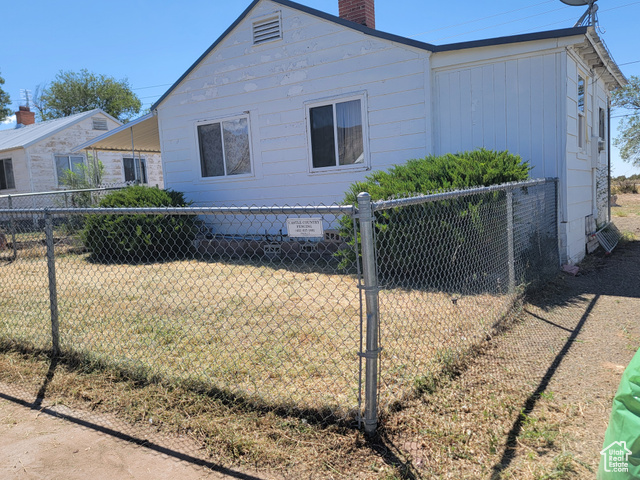 Photo 9 for MLS #2090600 at 138 W Geneva Dr