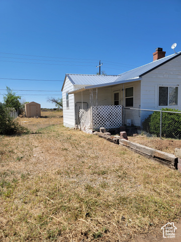 Photo 3 for MLS #2090600 at 138 W Geneva Dr