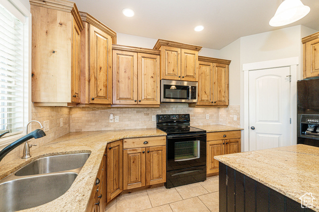 Photo 16 for MLS #2090608 at 634 Wasatch Way