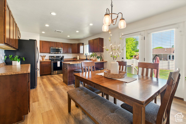 Photo 6 for MLS #2090621 at 581 W 230 North