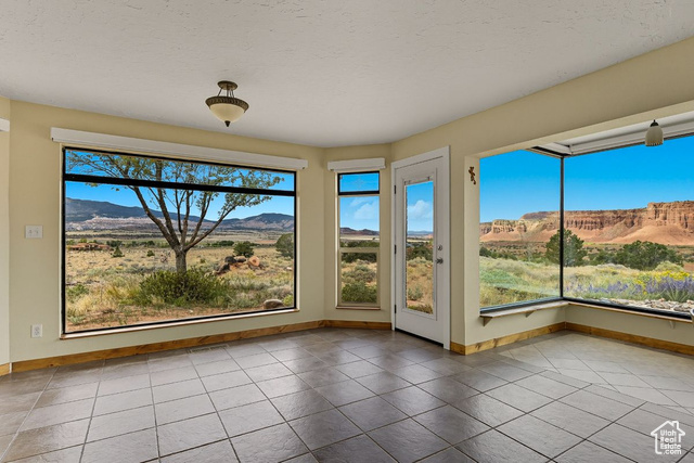 Photo 14 for MLS #2090636 at 397 N Wendy Dr