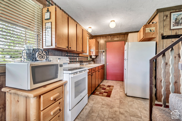 Photo 11 for MLS #2090650 at 5003 Fir Ln