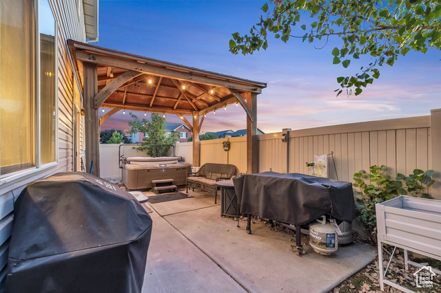 Photo 22 for MLS #2090657 at 1002 W Stonehaven Dr #108