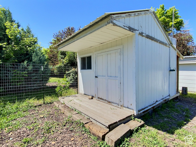 Photo 16 for MLS #2090661 at 143 S State St