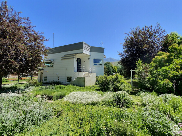 Photo 26 for MLS #2090661 at 143 S State St