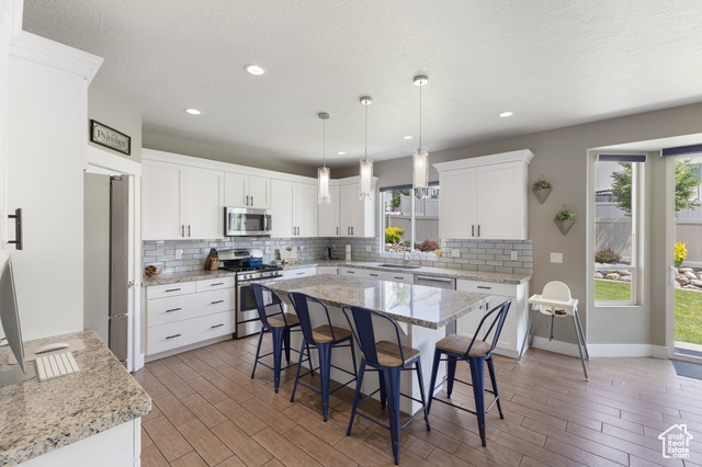 Photo 14 for MLS #2090665 at 776 W Horizon Dr