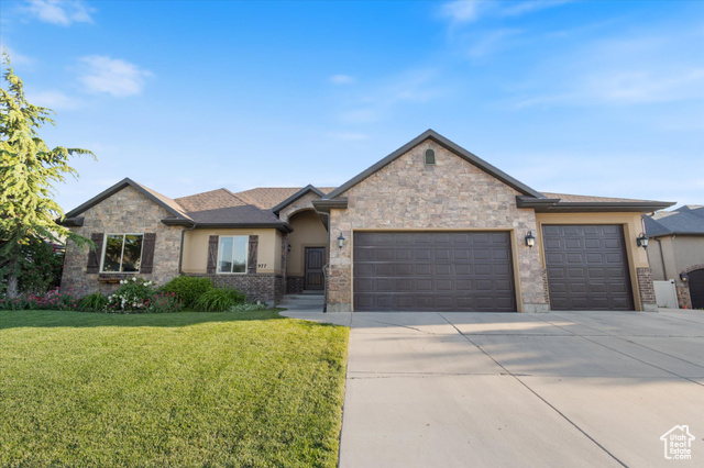 977 W WHITE WULFF DR, Bluffdale UT 84065