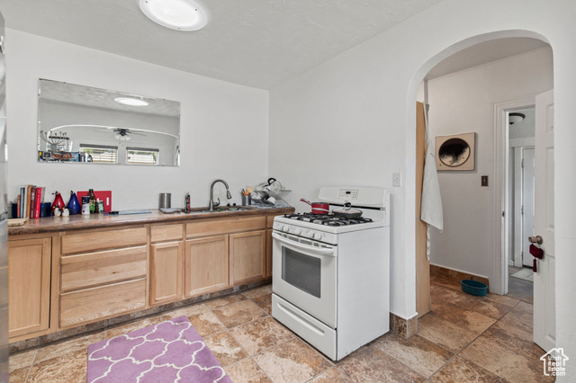 Photo 5 for MLS #2090711 at 195 S 200 East