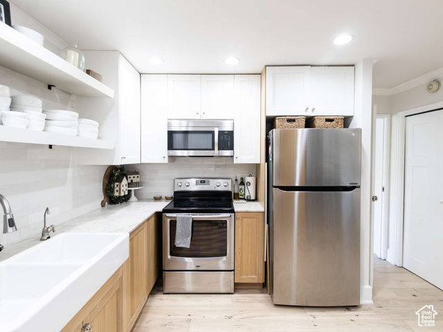 Photo 2 for MLS #2090743 at 241 N Vine St #1E