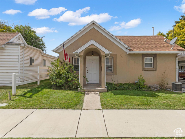 Photo 2 for MLS #2090798 at 115 N 300 East