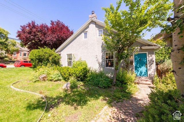 Photo 2 for MLS #2090803 at 186 M St