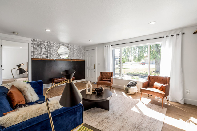 Photo 5 for MLS #2090847 at 1599 Galbraith Ln