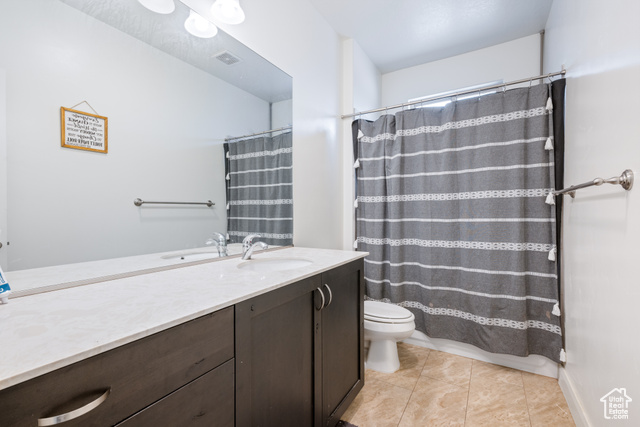 Photo 9 for MLS #2090866 at 258 N Windsor Dr