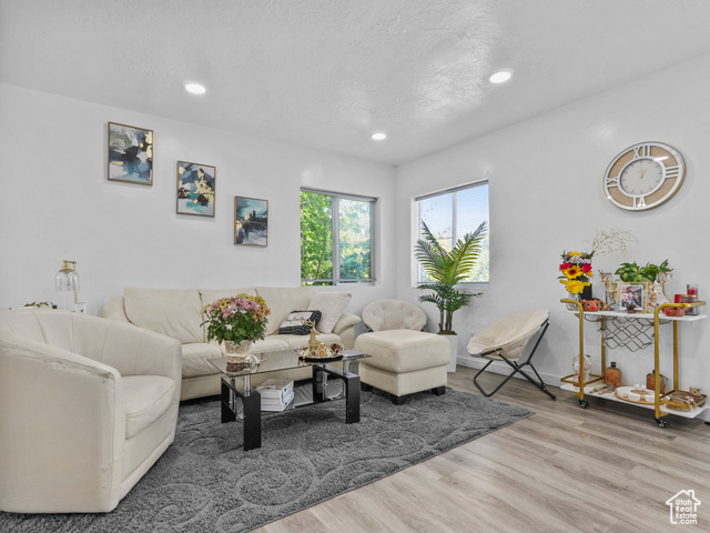 Photo 6 for MLS #2090881 at 60 S Whiteside St