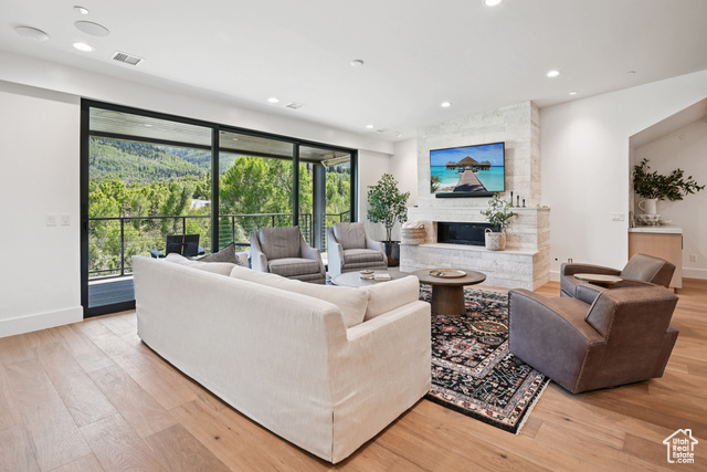 Photo 20 for MLS #2090887 at 1988 Stone Creek Rd #20