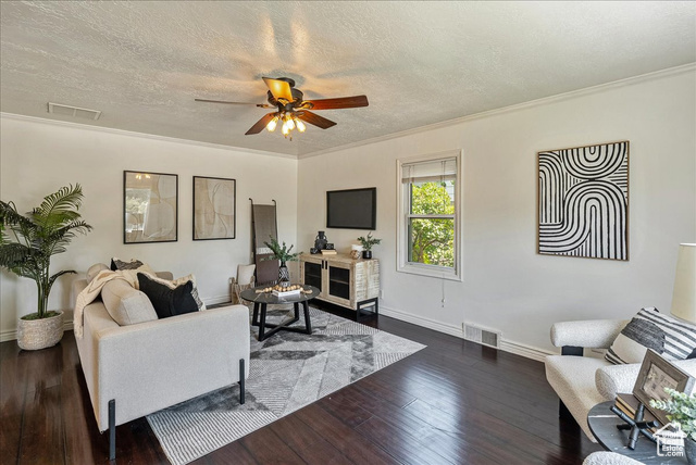 Photo 4 for MLS #2091081 at 6 W Miller St