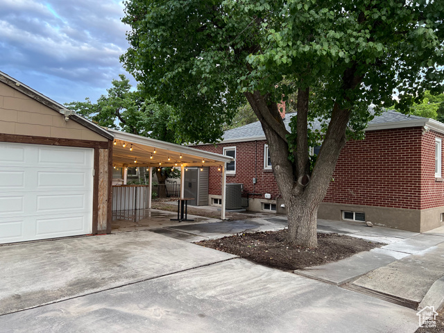 Photo 33 for MLS #2091081 at 6 W Miller St
