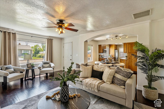 Photo 6 for MLS #2091081 at 6 W Miller St