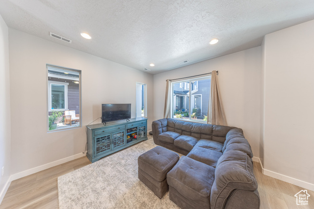 Photo 8 for MLS #2091209 at 3333 W 3745 South
