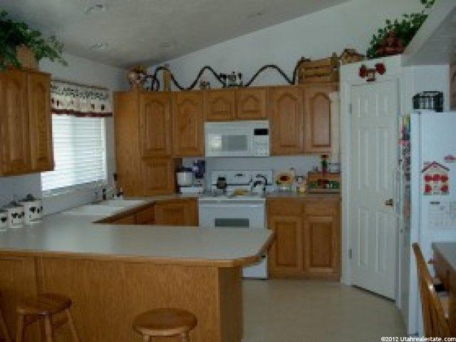 906 S 1150 W, Clearfield, UT 84015 — photo 3