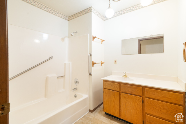 Photo 13 for MLS #2091258 at 649 W Bulldog Cir