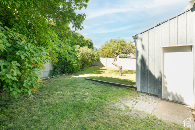 Photo 32 for MLS #2091258 at 649 W Bulldog Cir