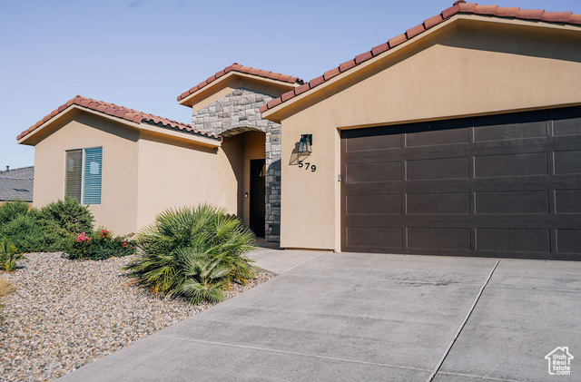 Photo 7 for MLS #2091265 at 579 N Staci Dr