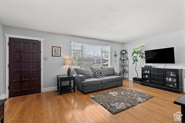 Photo 5 for MLS #2091278 at 495 E Mary Rose Dr