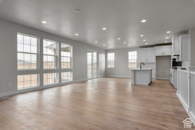 Photo 10 for MLS #2091342 at 1307 E Greenley Dr #D249