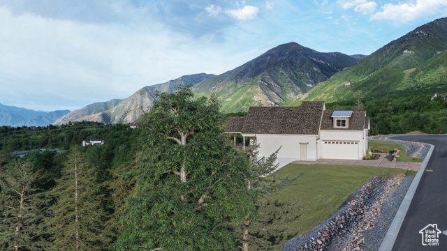 Photo 8 for MLS #2091356 at 1087 S Loafer Dr