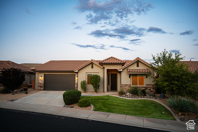 Photo 38 for MLS #2091384 at 1060 N Ocotillo Dr