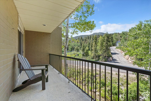 435 Aspen Dr 8