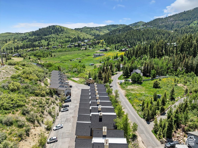 435 Aspen Dr 8